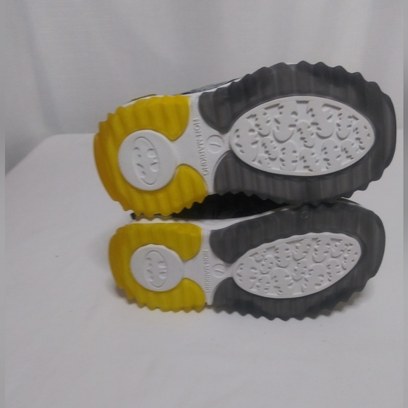 Batman Light Up Sneakers - Picture 5 of 9